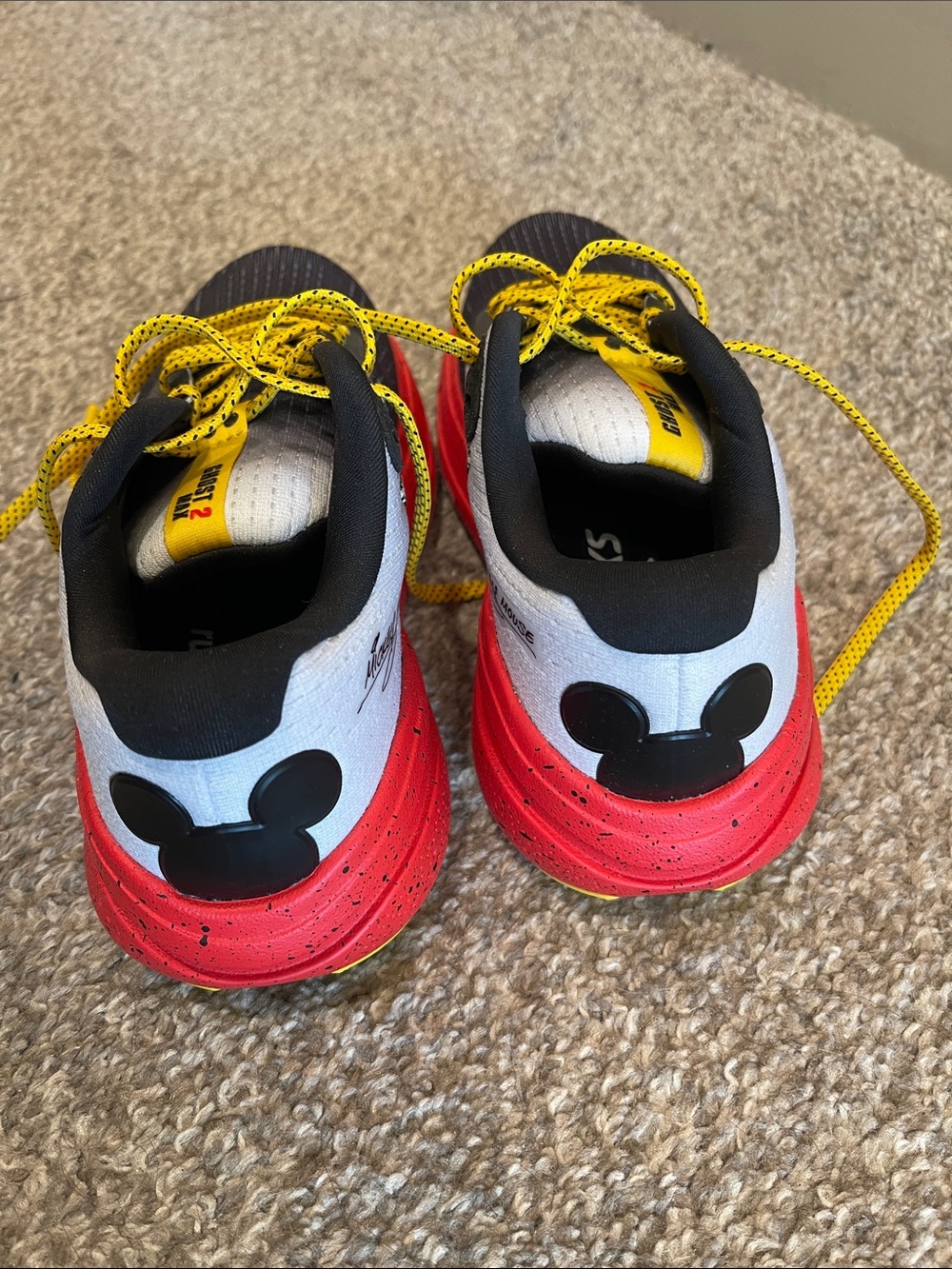 Brooks Women’s/Unisex Black Red Yellow Lace-Up Running Sneakers - Picture 2 of 6